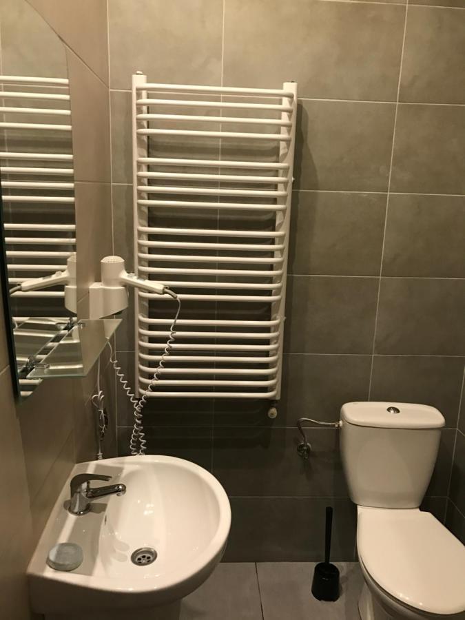 Отель Gosciniec Krepa Lipsko Экстерьер фото