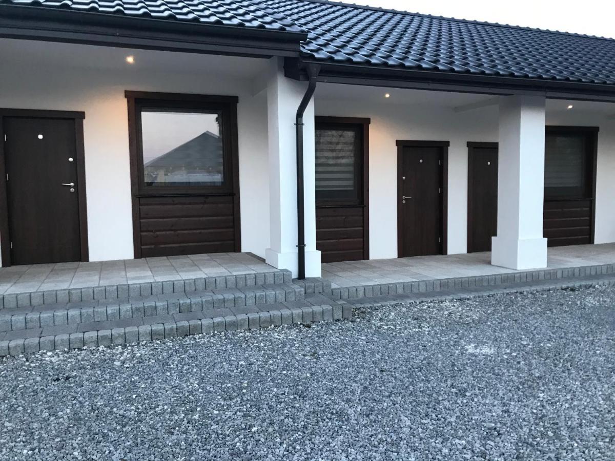 Отель Gosciniec Krepa Lipsko Экстерьер фото